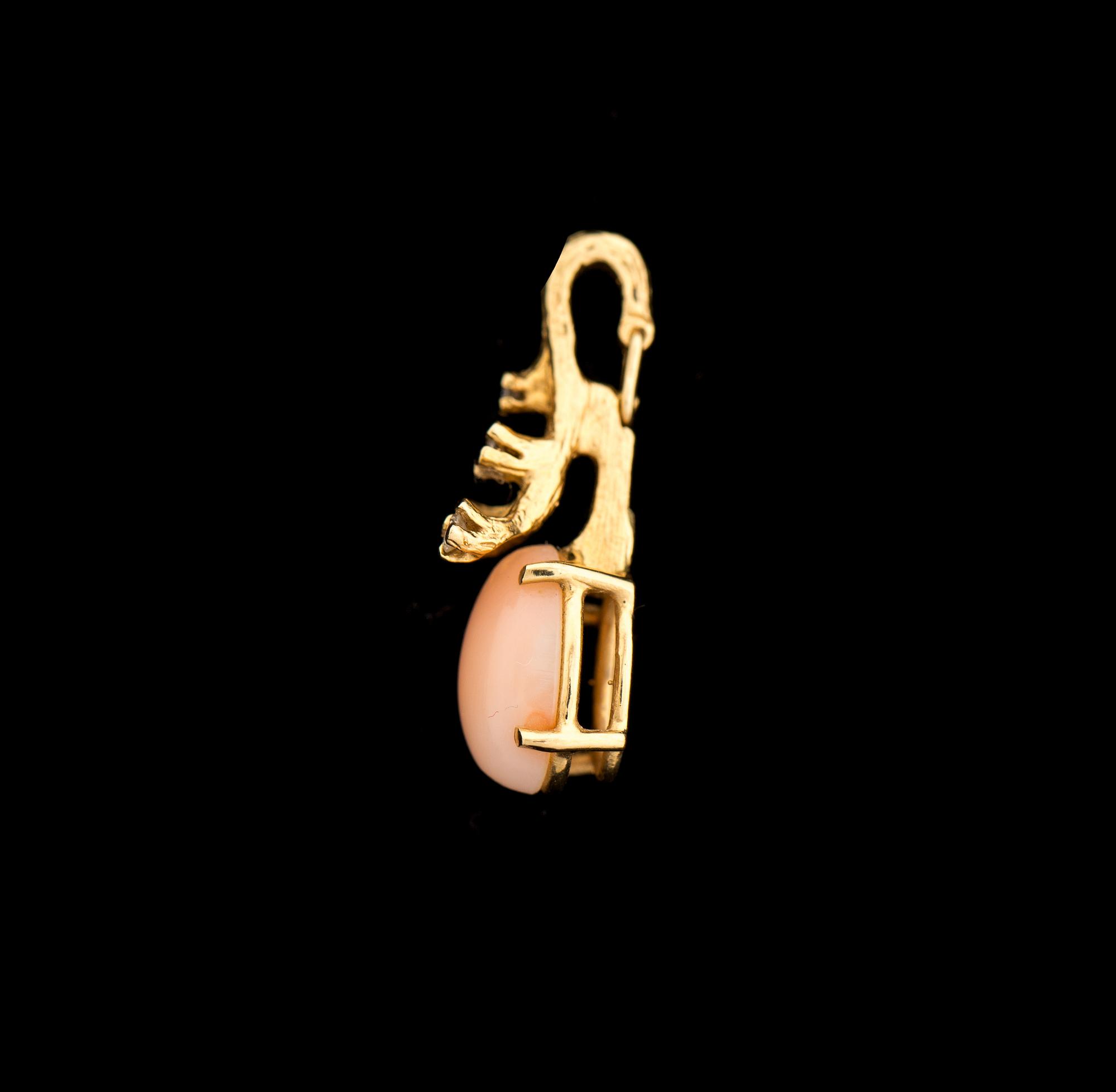 HÄNGE, 18 k guld med korall samt diamanter, Ole Lynggaard. Vikt ca 4 g.