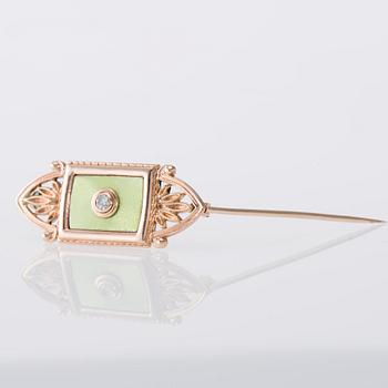 BROSCH, 14K guld, emaljering, briljantslipad diamant ca 0,12 ct. Ryska stämplar 1900-talets slut. Vikt 8,1 g.