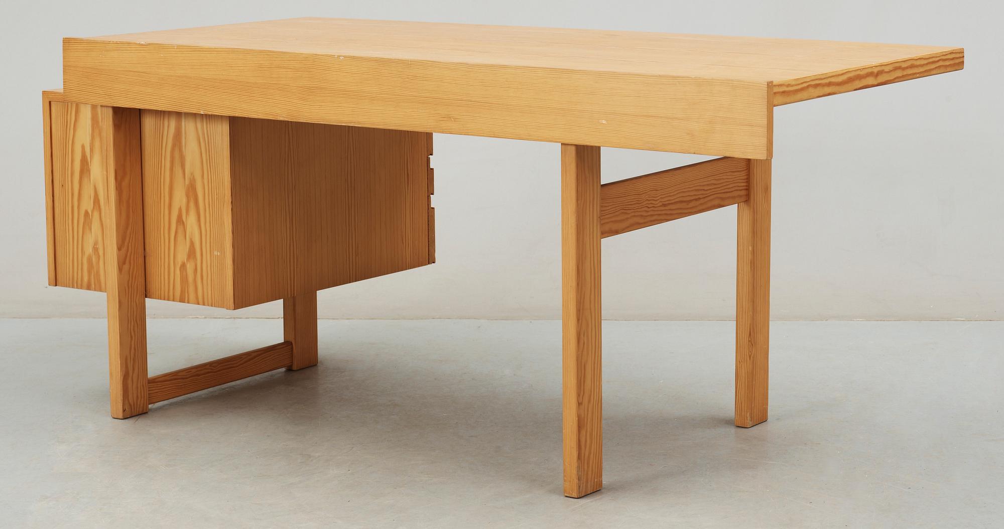 SKRIVBORD, formgivet av Olavi Hänninen för Nupponen, Finland.