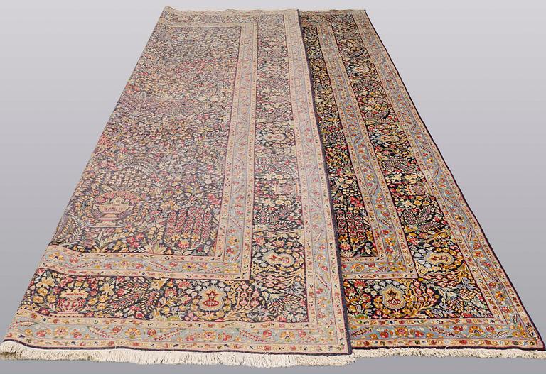 A carpet, Kerman, ca 420 x 298 cm.