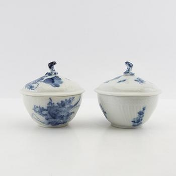 Service approximately 140 pieces "Blue Flower" Royal Copenhagen Denmark 20th century porcelain.