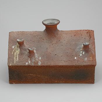 FIGURIN, keramik, Francesca Mascitti-Lindh, Arabia, monogramsignerad FM.