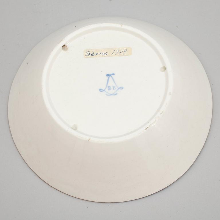 KOPP MED FAT, porslin, Sevres, Frankrike, 1800-tal.