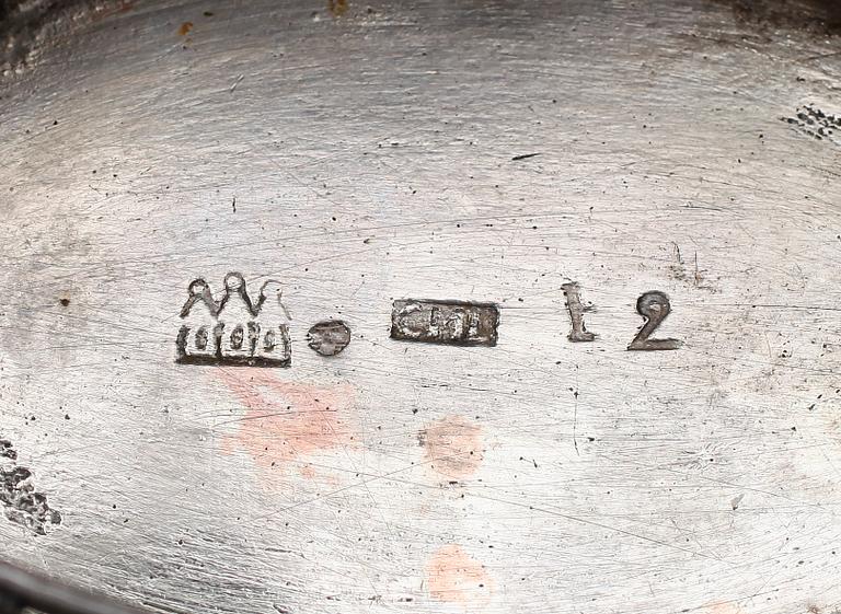 DOSA, silver, Carl Magnus Lundgren, Falköping 1791. Vikt ca 65 gram.