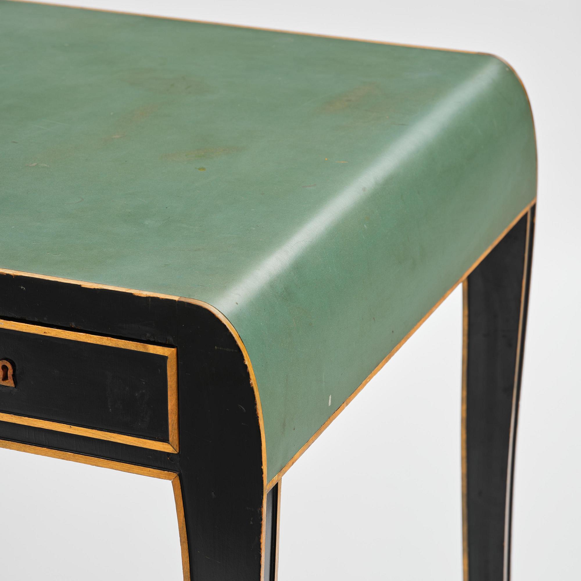 Carl Hörvik, a Swedish Grace desk, Nordiska Kompaniet, for Les Arts Décoratifs Suédois, Paris, 1928.