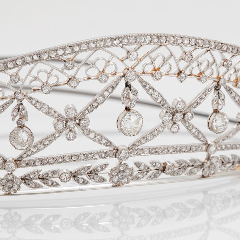 Tiara platina med gammal- och rosenslipade diamanter.