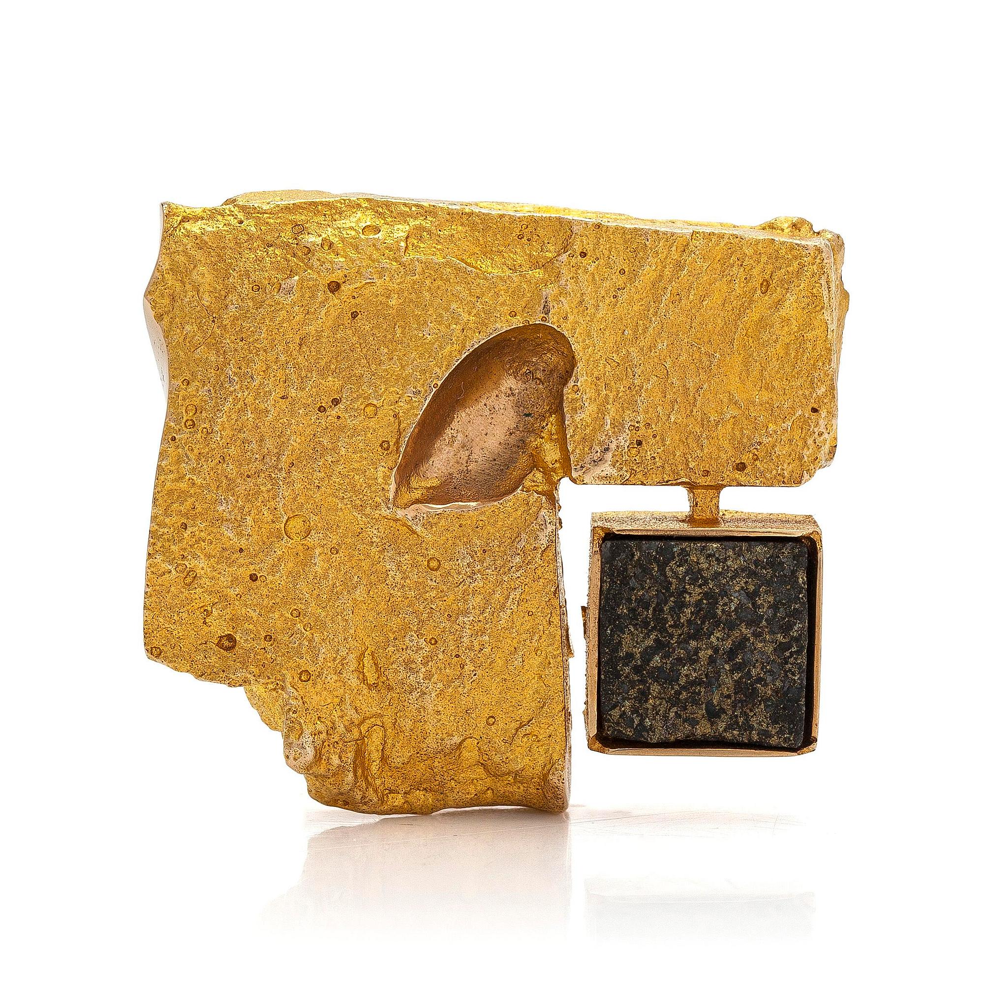 Björn Weckström, a 14K gold brooch with copper ore. Lapponia 1967.