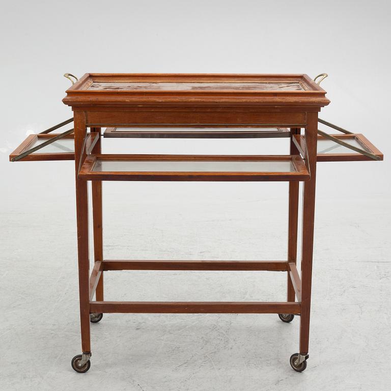 A tea trolley, first half of the 20th Century.