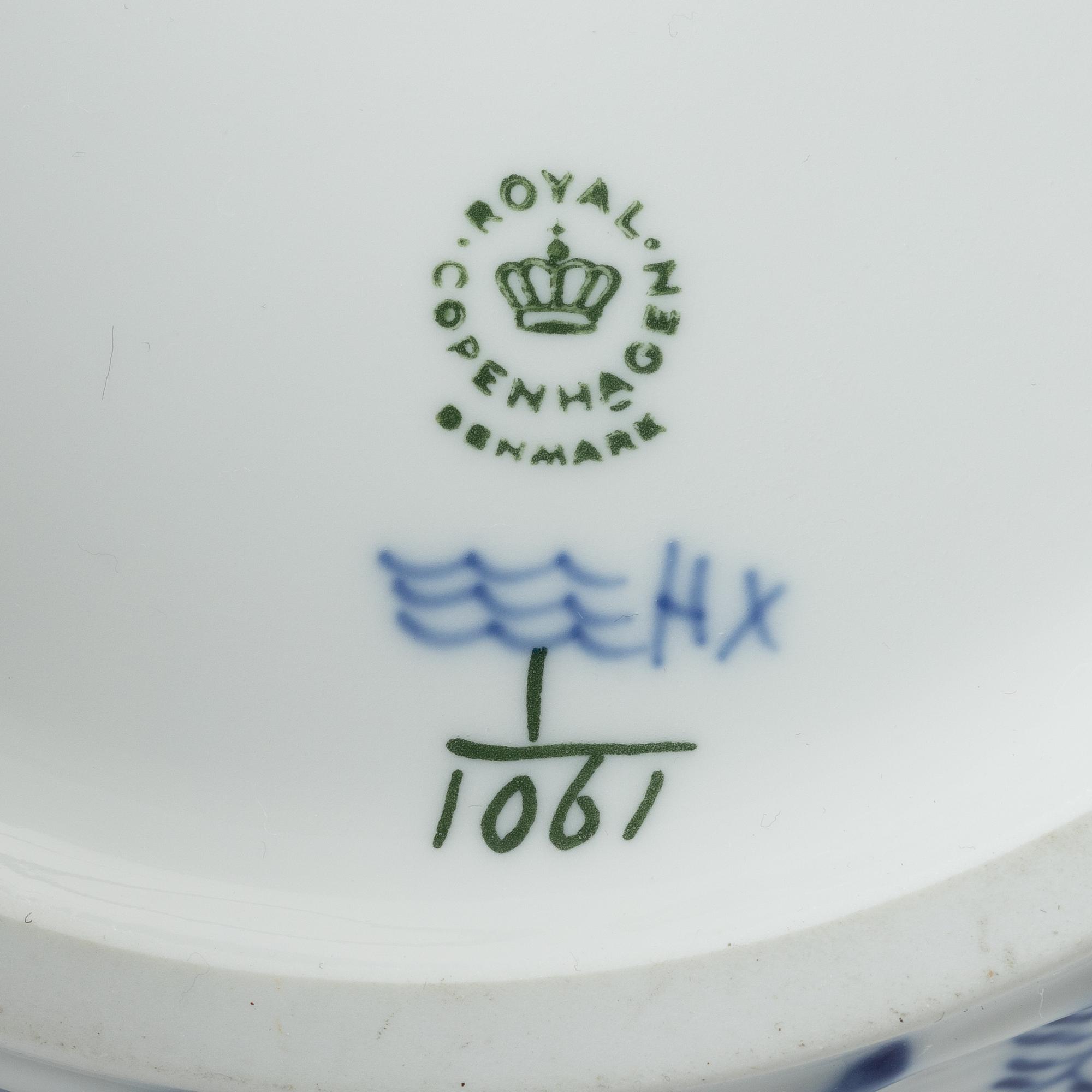 Royal Copenhagen, "Musselmalet", coffee service, 38 pieces, porcelain, full and half lace.