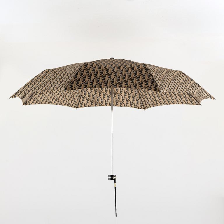 Christian Dior, paraplyer, 2 st, samt bälte.