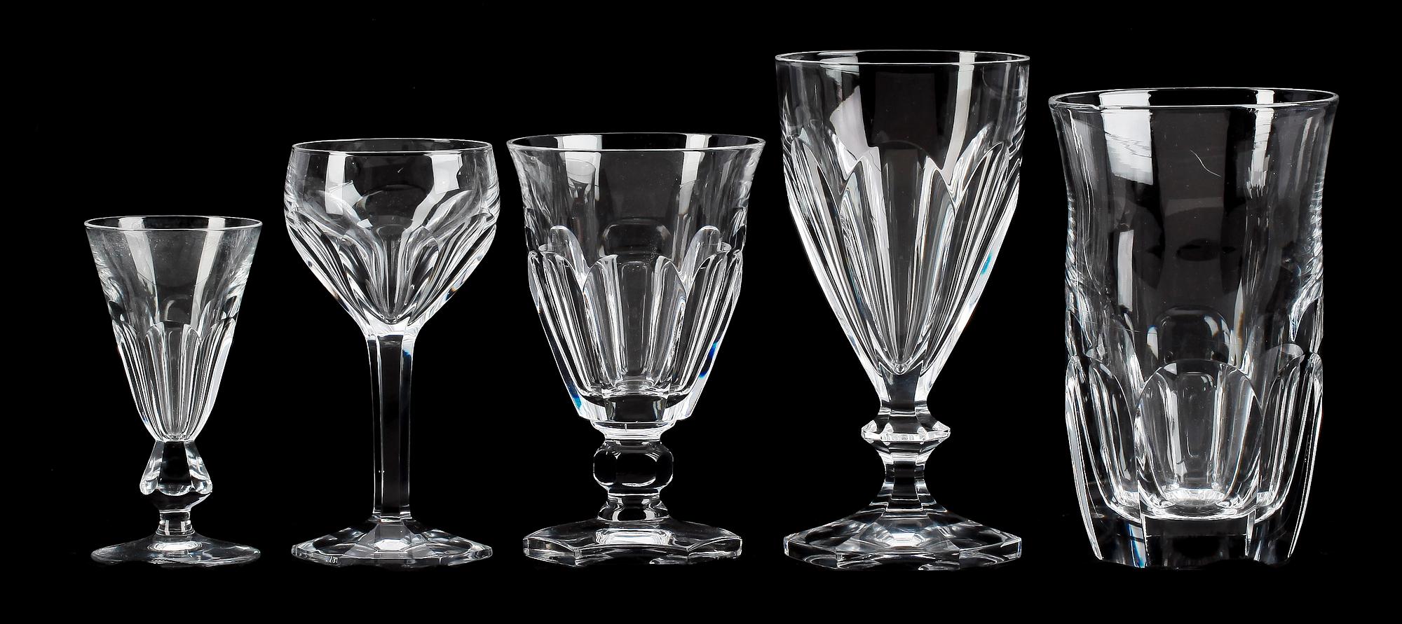 GLASSERVISDELAR, 42 st, "Geraldine" av Fritz Kallenberg o "Bellona" samt "Bergh" av Elis Bergh, för Kosta. 1930-al.