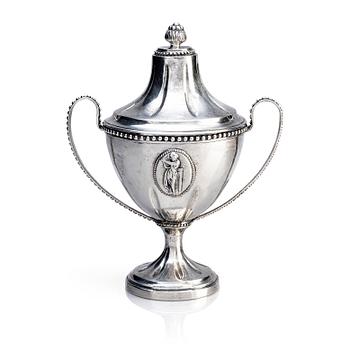 374. A Swedish 18th century silver sugerbowl with lid, mark of Erik Ernander, Uppsala 1791.