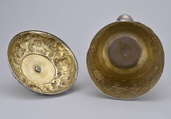 BÄGARE med LOCK, silver, möjligen Nürnberg, 1800-tal. Vikt 1140 g.
