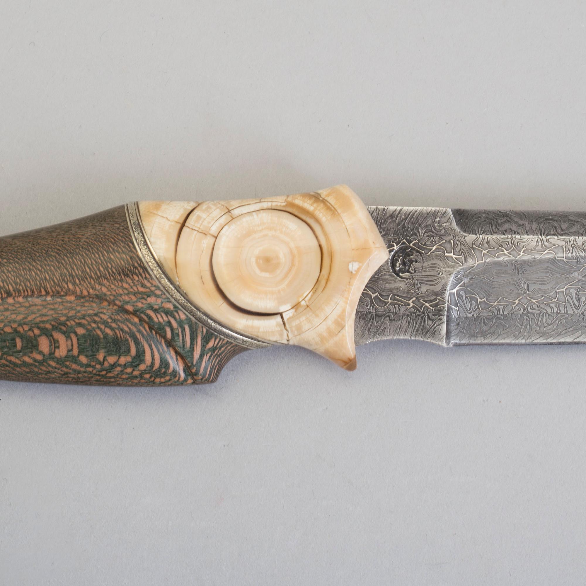 A contemporary knife by Andrzej Rybak.
