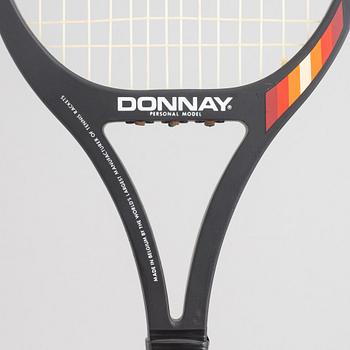 2 stycken tennisracketar. Donnay. Speciellt framtagna mid 25 racket i trä.