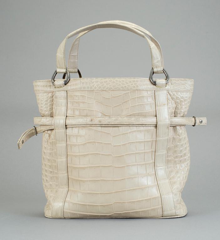 VÄSKA, Gianni Versace.