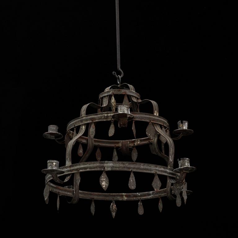 Ljuskrona i bleckplåt, allmoge, 1900-talets första hälft.