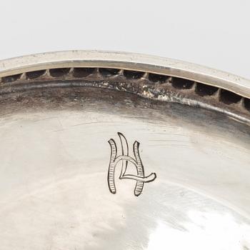 Skål på fot, silver, JE Bohlin, Jönköping, 1920.