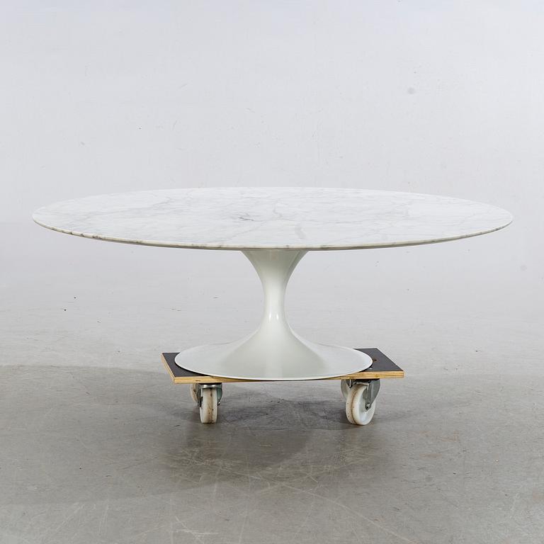 EERO SAARINEN, coffe table, "Tulip", Knoll international, second half of the 20th century.