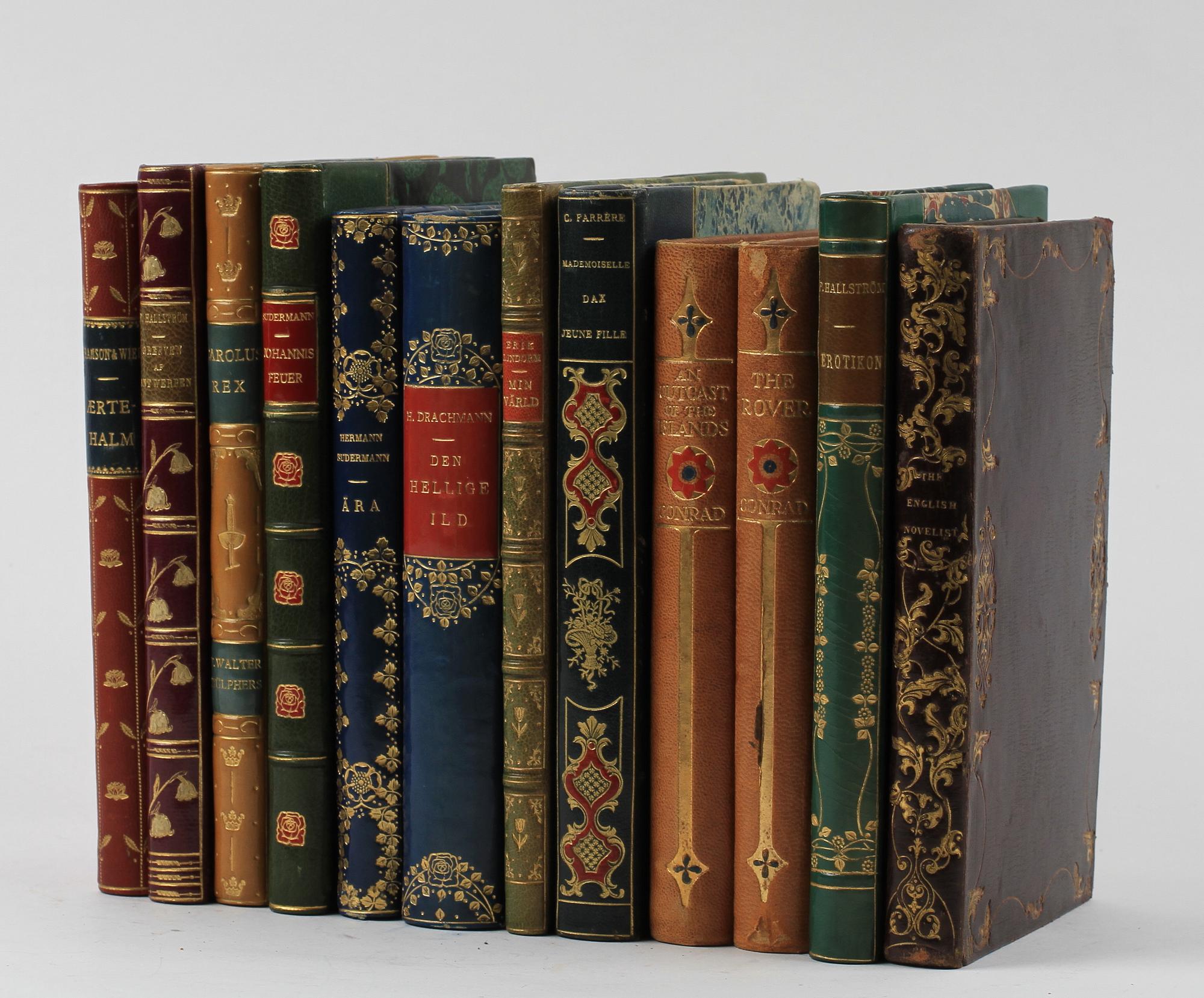 BÖCKER, 12 st, skönlitteratur och poesi, bla "Erotikon" av Per Hallström, 1800- till tidigt 1900-tal.