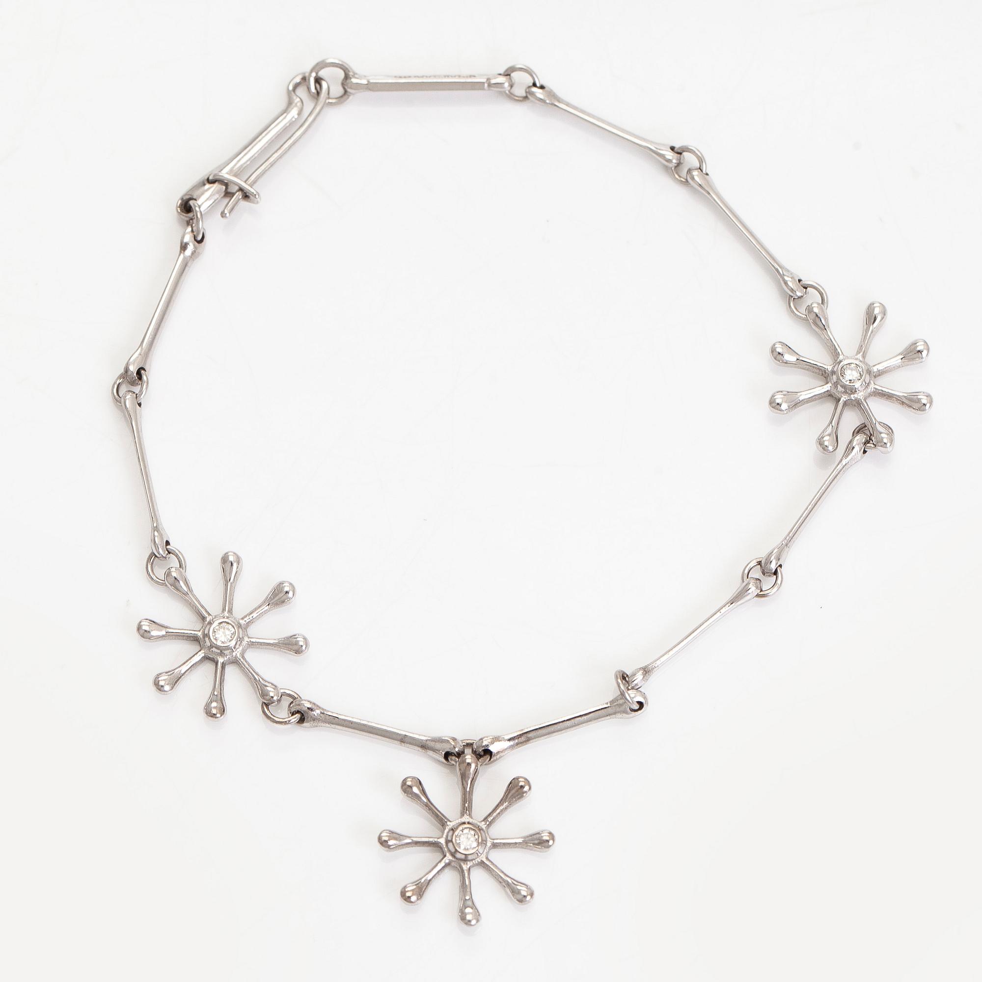 Kalevala Koru, armband, "Polaris", 18K vitguld och briljantslipade diamanter, Kirsti Doukas, 2009.