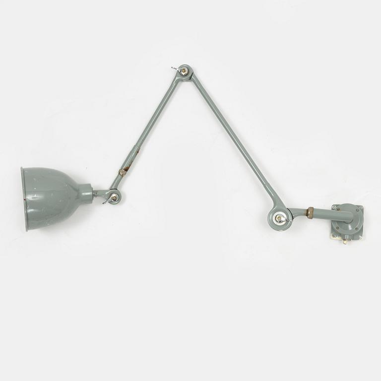 Vägglampa, industrimodell, 1900-talets mitt.