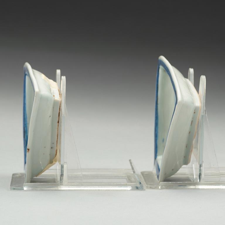 Two blue and white cabaret parts, Qing dynasty, Kangxi (1662-1722).