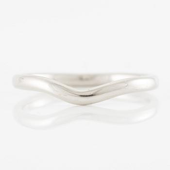 Elsa Peretti, Tiffany & Co, "Curved ring", platinum.