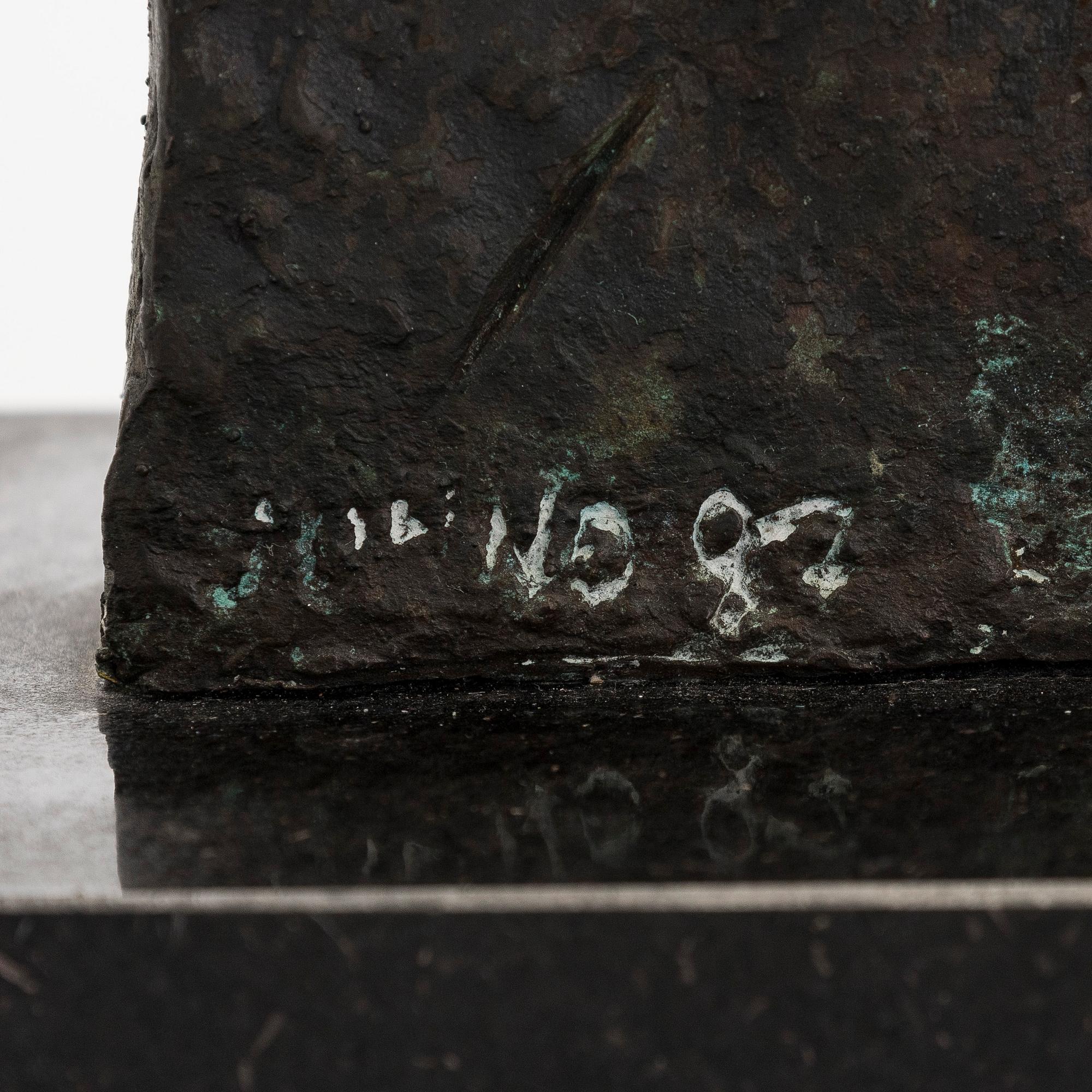 Tapio Junno, Pienoisveistos Helene Schjerfbeckin muistomerkistä "Ovi".