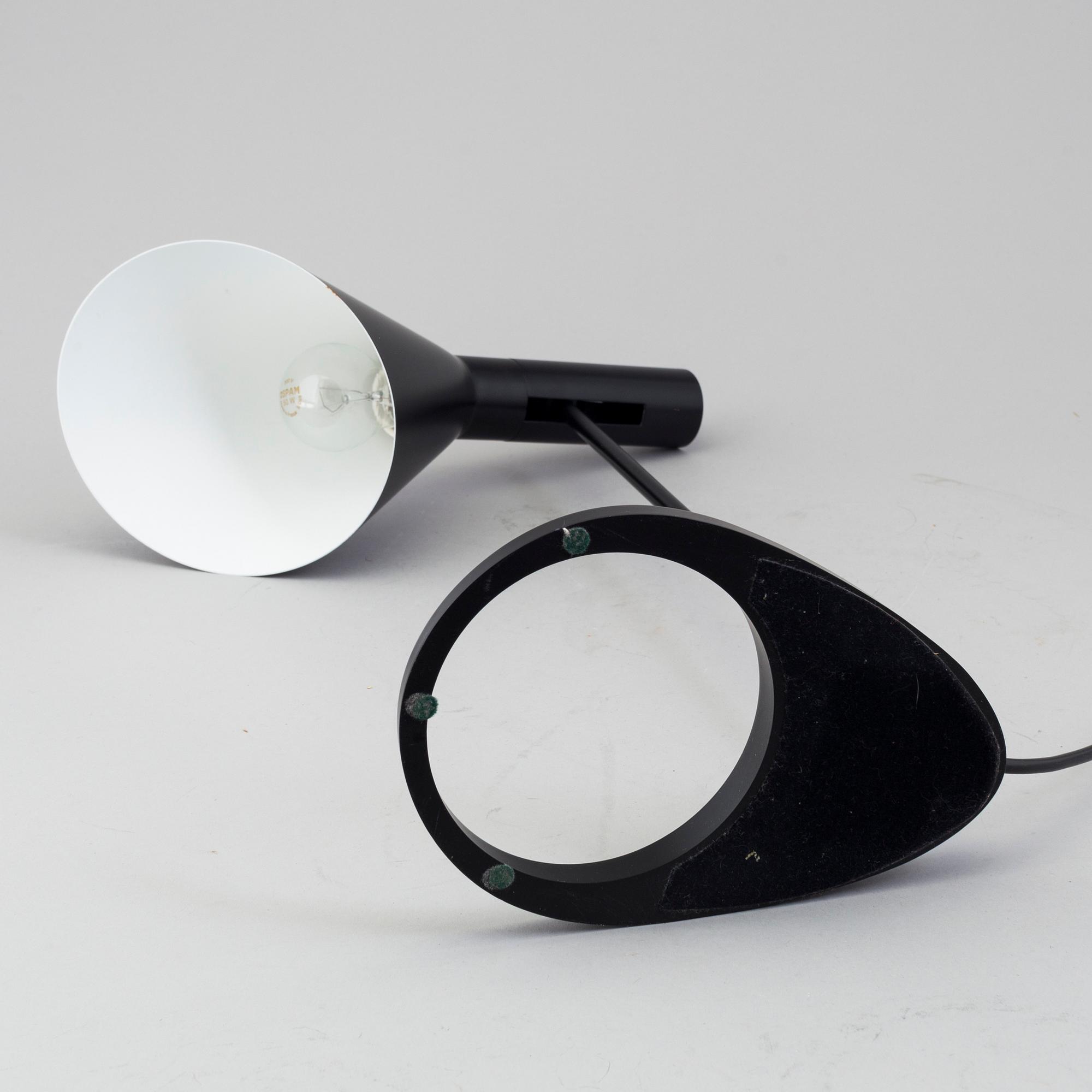 ARNE JACOBSEN, bordslampa, "AJ", Louis Poulsen.