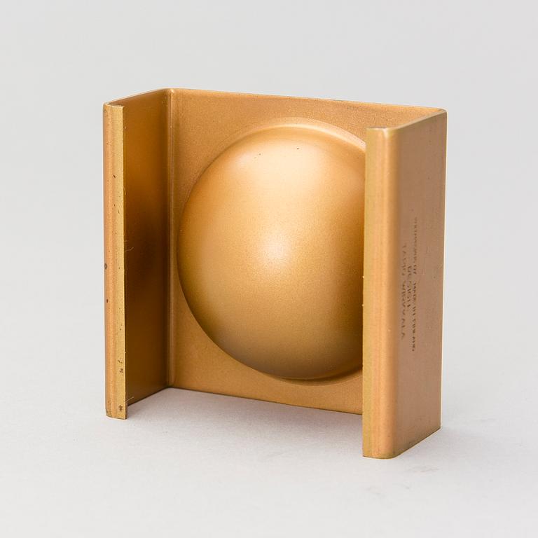 TAPIO WIRKKALA,  TUHKAKUPPI. Leimattu, Design: Tapio Wirkkala. Kultakeskus Made in Finland.