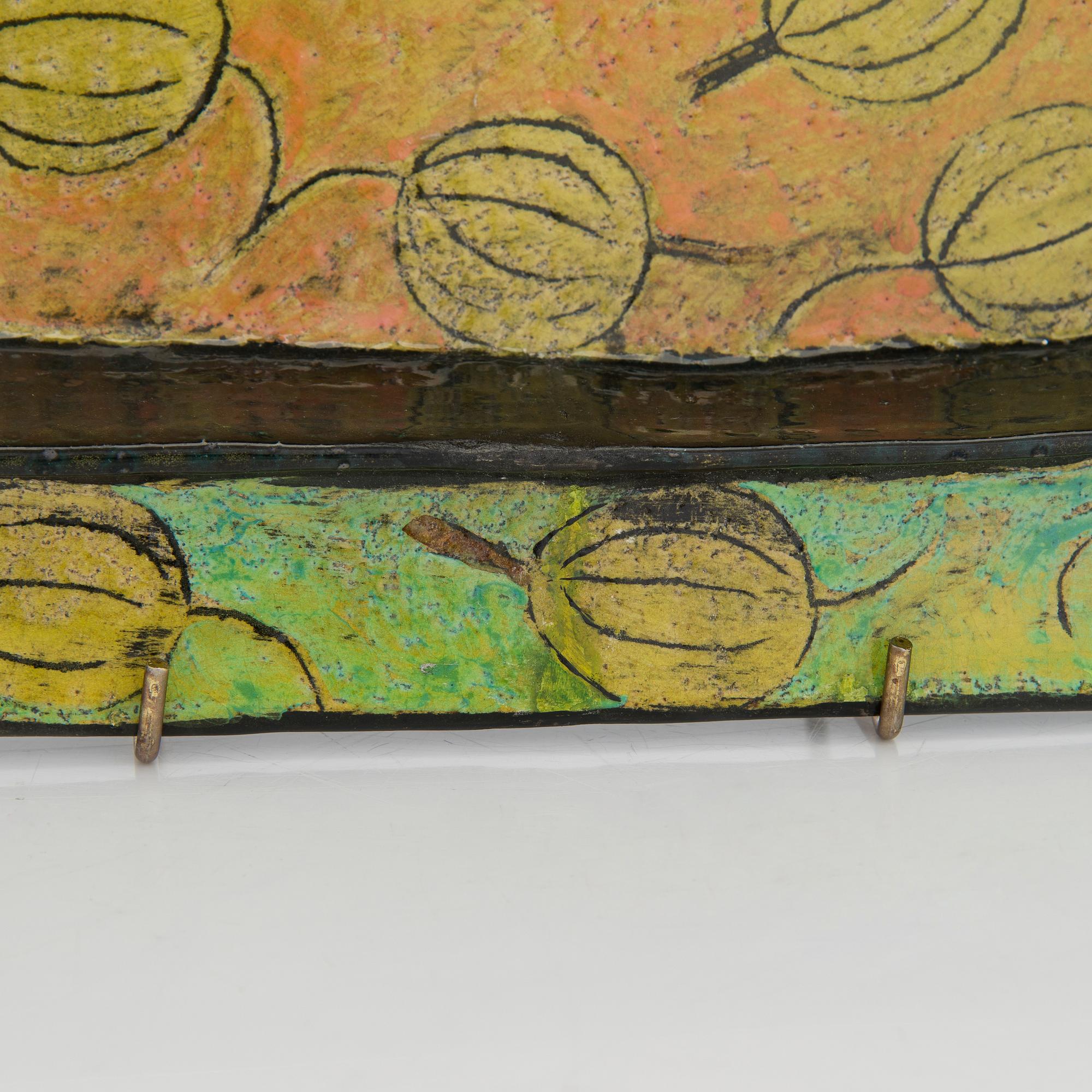 Birger Kaipiainen, a stoneware decorative dish signed Kaipiainen.