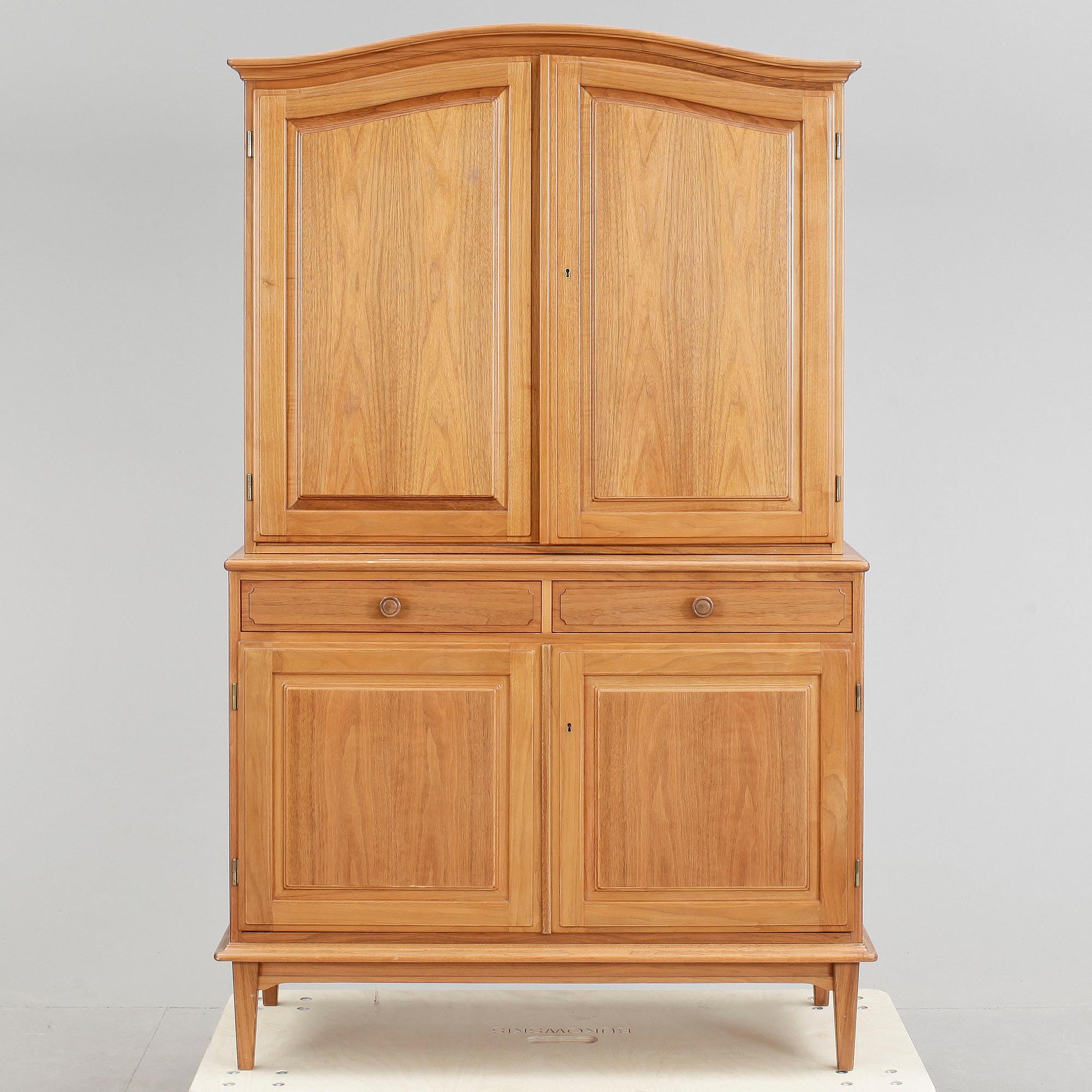 SKÅP, möjligen Carl Malmsten design, 1900-talets mitt.
