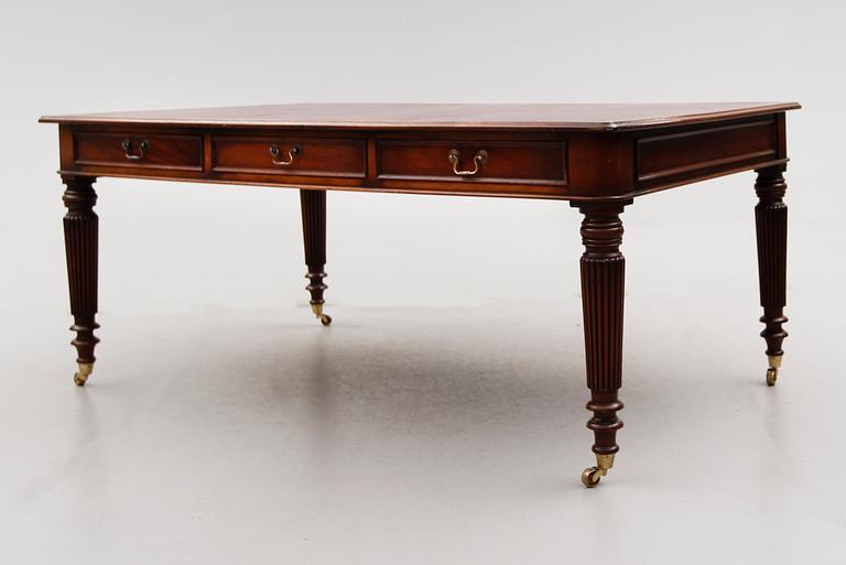 SKRIVBORD, England, 1900-talets andra hälft.