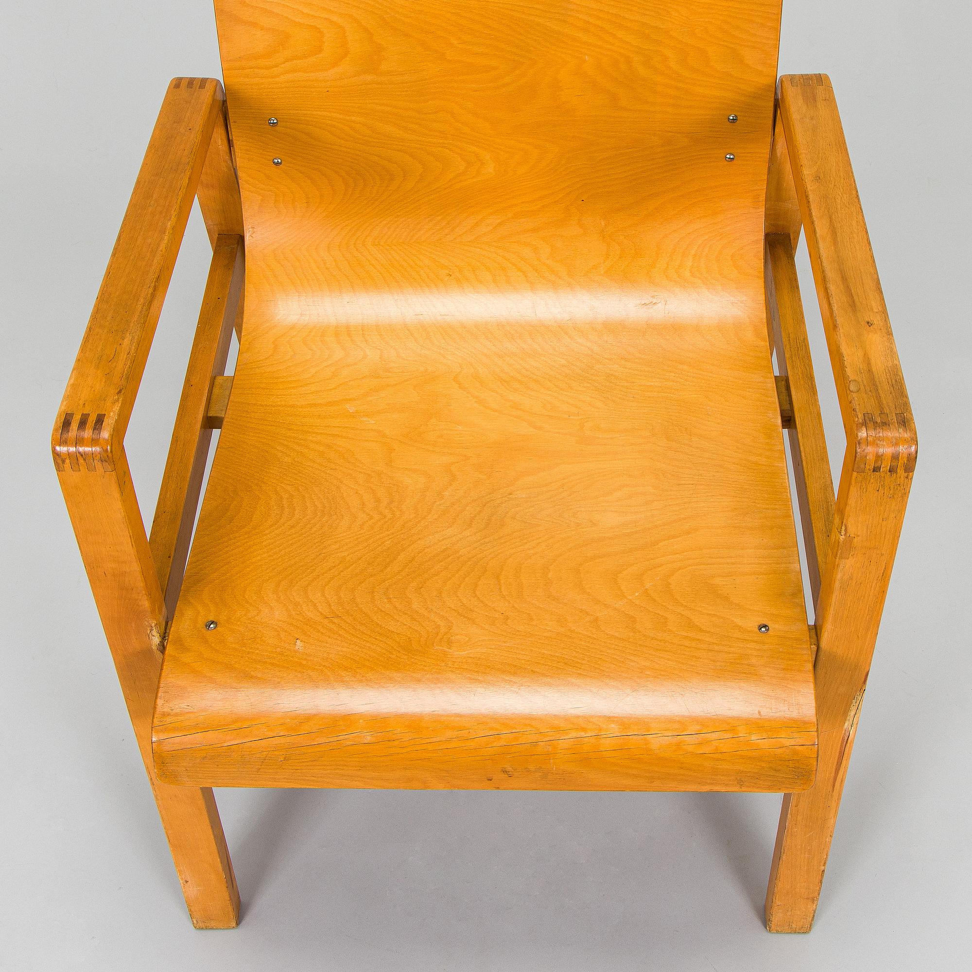 Alvar Aalto, karmstol, modell 51, för OY Huonekalu- ja Rakennustyötehdas A.B. Finland 1930-tal.
