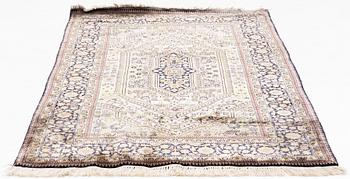 Carpet, silk, ca 160 x 95 cm.