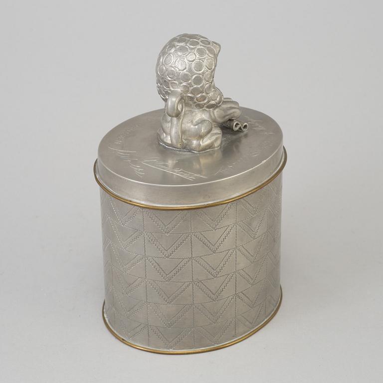 Anna Petrus, & Estrid Ericson, a pewter cigar box with cover by Svenskt Tenn, Stockholm 1928.