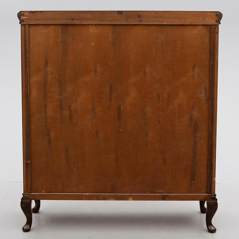 VITRINSKÅP, 1900-talets mitt.