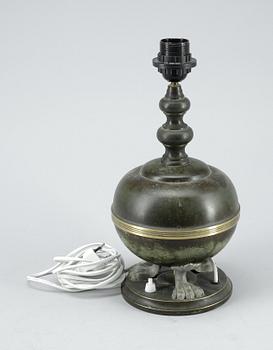 BORDSLAMPA, 1900-talets första hälft.