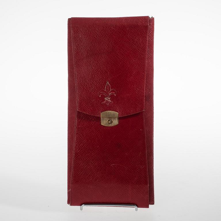 ETUI FÖR HANDSKAR, rött skinn, ca 1900.