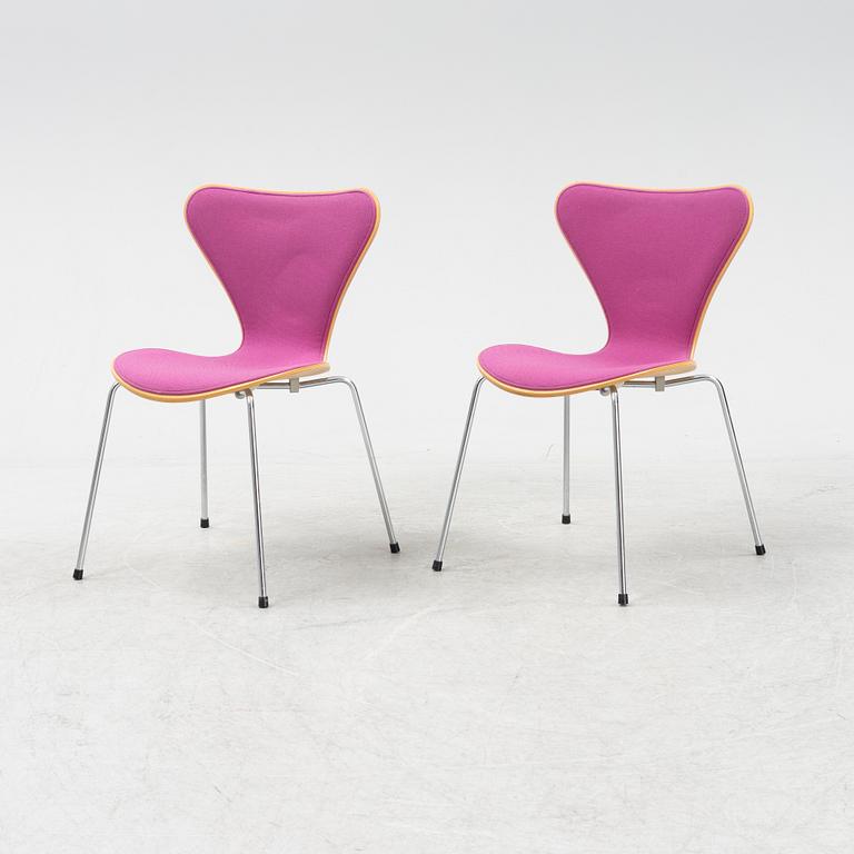 Arne Jacobsen, a set of six model 'Seven' chairs, Fritz Hansen, Denmark, dated 1991.