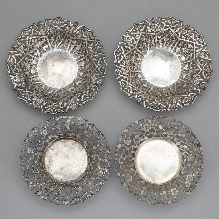 SKÅLFAT, 2+2 st, silver, Kina, 1900-talets början. Total vikt ca 189 g.