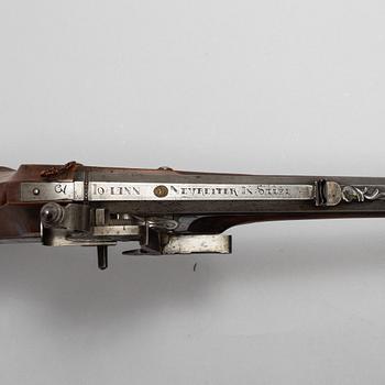 Hjullåsstudsare, signerad Johan Neureuter, Salzb. (Salzburg 1669-1754) från omkring år 1700.
