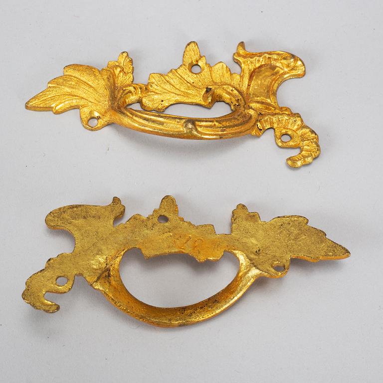 23 brass pieces, 19/20th century.