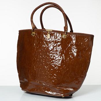 A De Grisogono bag.