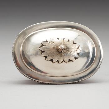 ASK med lock, sannolikt av Jakob Fortner, Prag (verksam 1750-1808) eller av Jan Faerber, Prag (före 1799).
