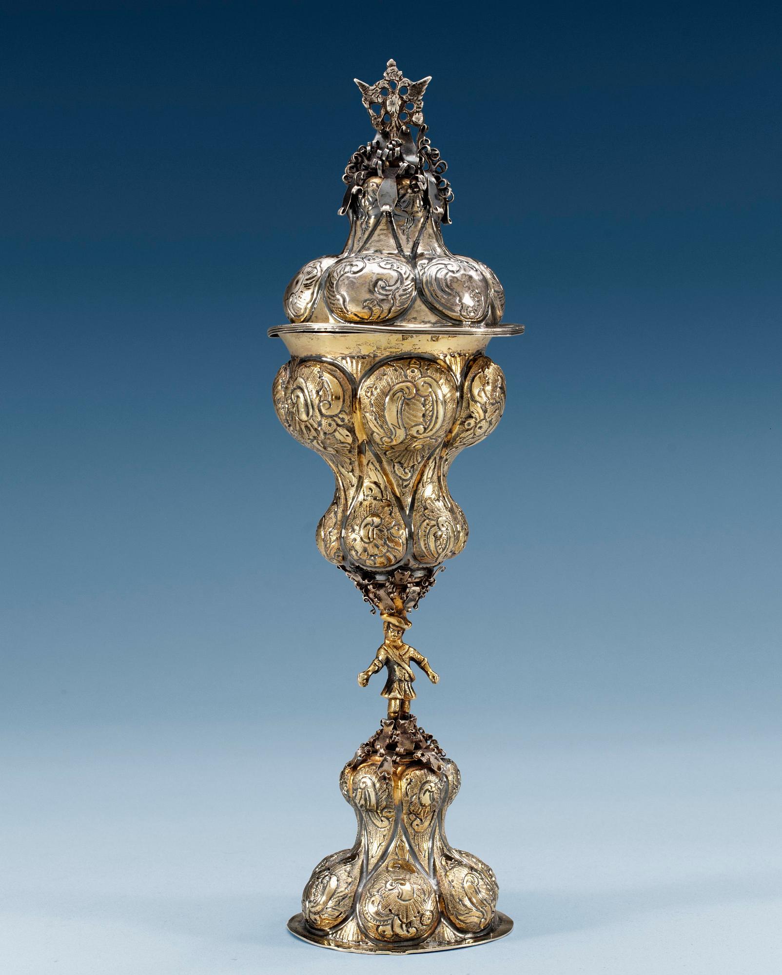 DRUVPOKAL med lock, icke identifierad mästare, Moskva 1758.