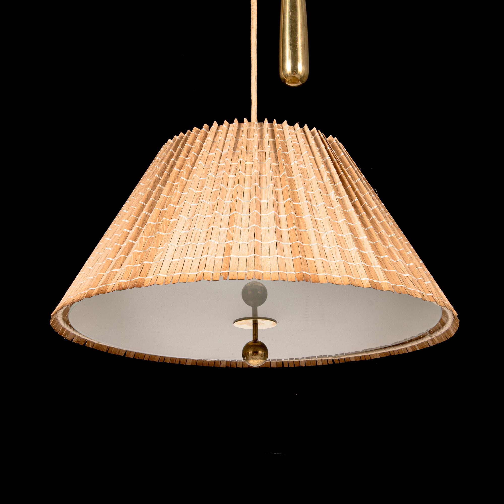 Paavo Tynell, kattovalaisin, malli 1968, Taito 1900-luvun puoliväli.