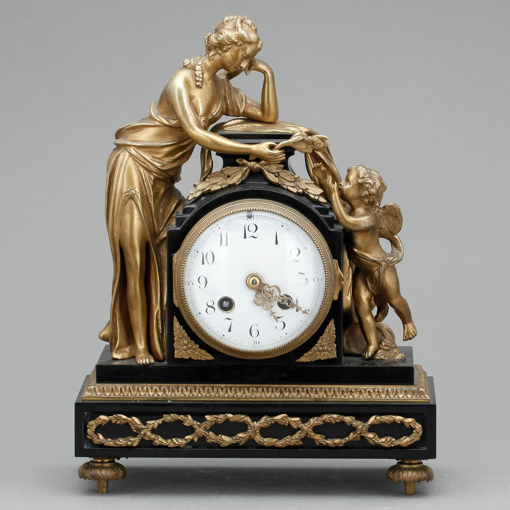 BORDSUR, Louis XVI stil, 1900-talets början.