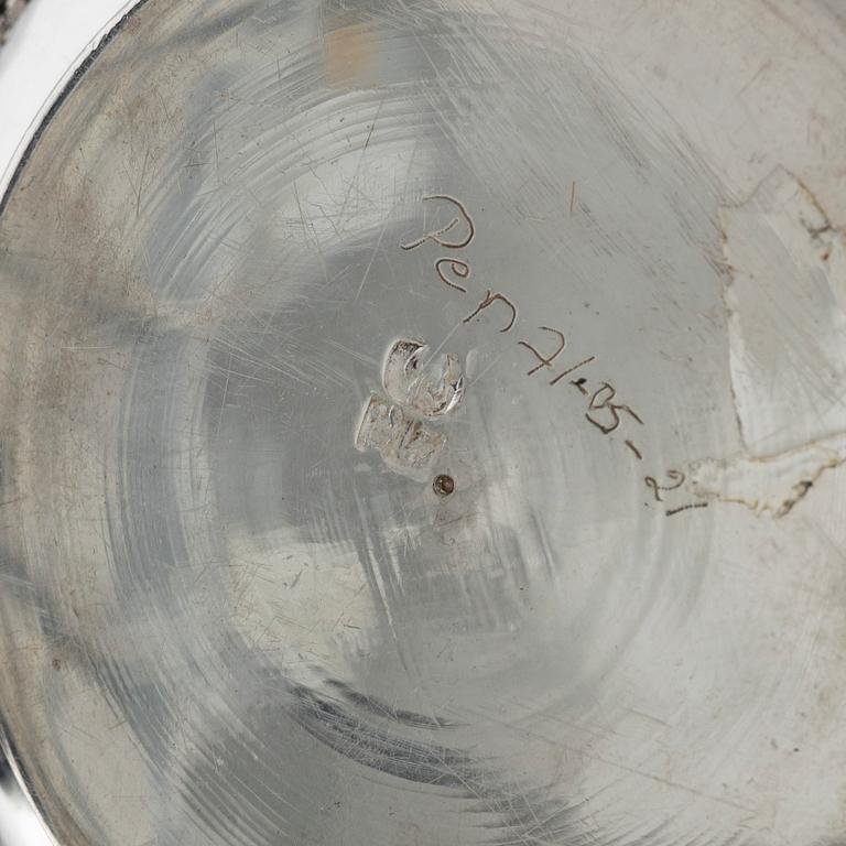 Skål på bricka, silver, Persien (Iran), 1900-tal.